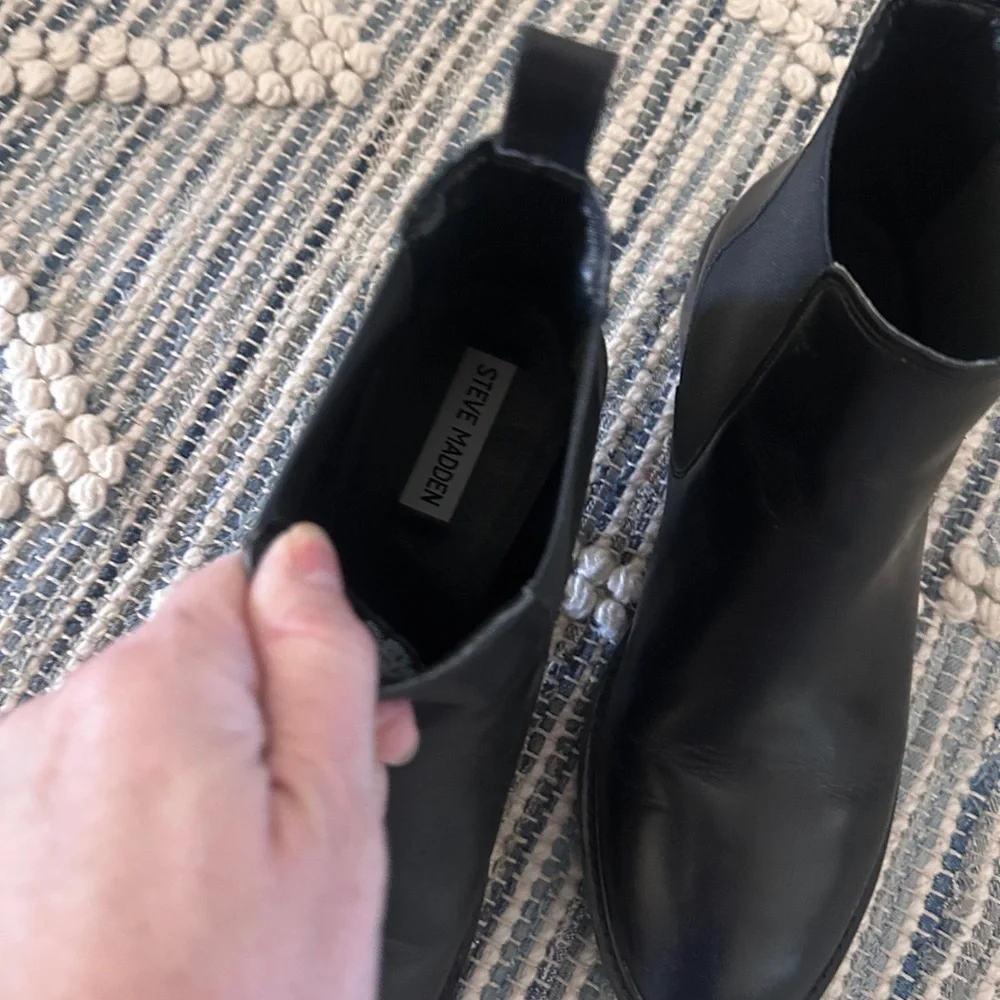 Classic Black Leather Women's Chelsea Boots
